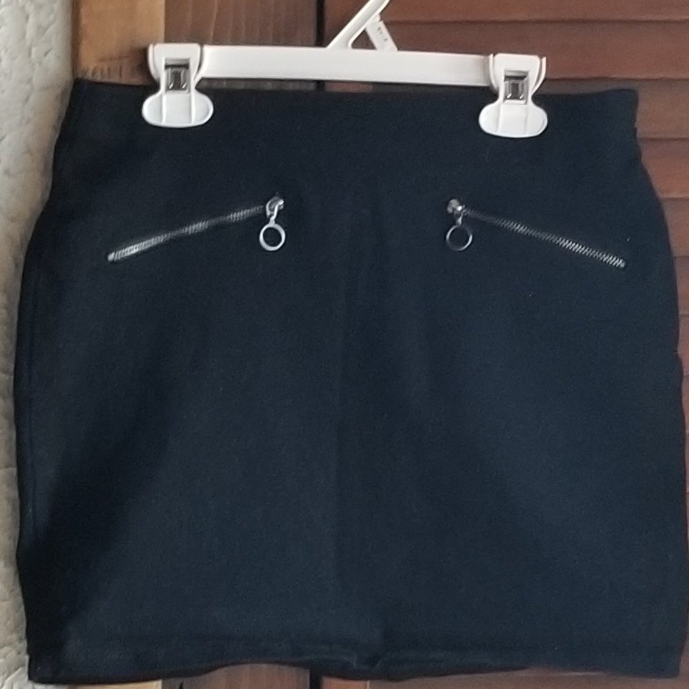 Forever 21 size small mini skirt